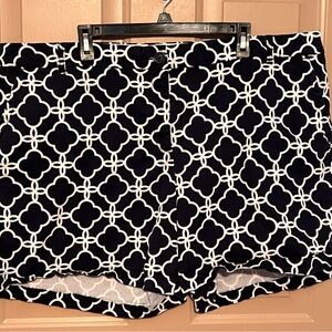 Crown & Ivy Black and White Geometric Women's Shorts